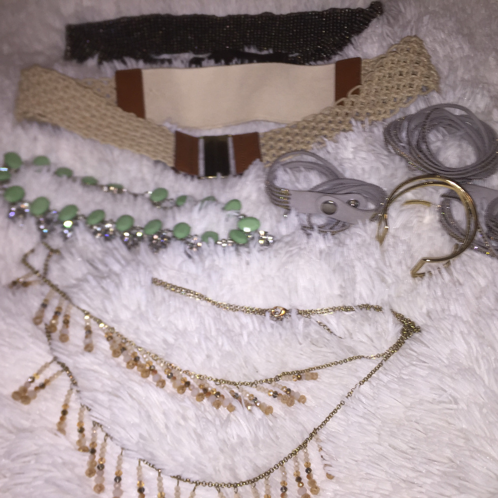 Cool Assorted Accessories Bundle! - image 3